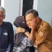 Momen Gubernur Luthfi Diciumi Warga Terdampak Banjir Rob Tunggulsari Pati