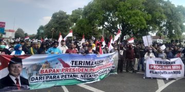 Ribuan Massa Padati Alun-Alun Pati Demi Dukung Program MBG Presiden Prabowo