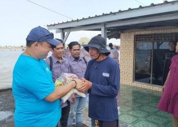 2 Bulan Terendam Rob, Linikata dan IJTI Beri Bantuan untuk Warga Tunggulsari