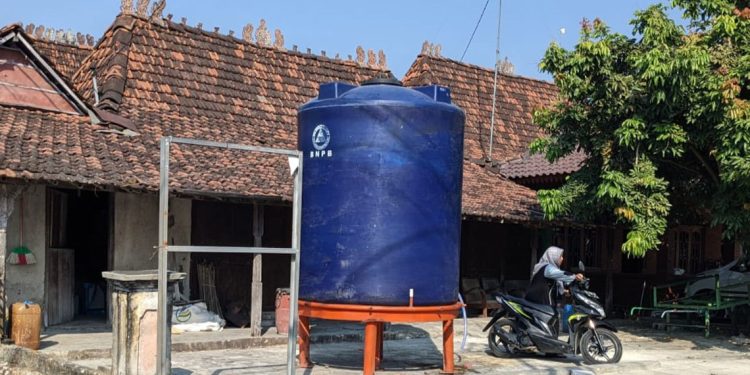 Dua Pekan Kekeringan, 1.091 Warga Glagahwaru Krisis Air Bersih
