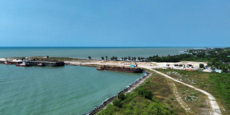 Ironi Pelabuhan Sluke: Operasional Jalan Terus, Kontribusi ke PAD Rembang Nol