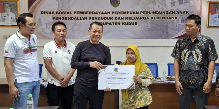 Belasan Kelompok Usaha di Kudus Dapat Bantuan Modal Rp20 Juta