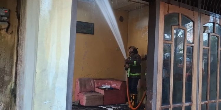 Rumah Bekas Konveksi di Karangmalang Kudus Terbakar, Rugi Rp100 Juta