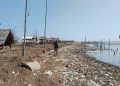 Miris, Puluhan Ton Limbah Tapioka-Sampah Penuhi Pantai Bulumanis Kidul Pati