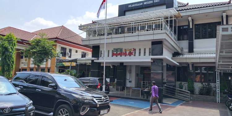 ​Diancam Didemo, Kejari Pati Nyatakan Kasus Dugaan Cabuli Santriwati P21