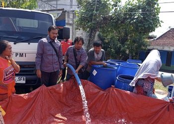 Kekeringan, PMI dan IJTI Muria Raya Pasok Air Bersih ke Depok Grobogan