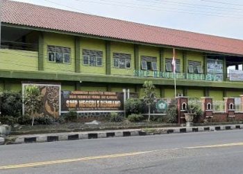 Seratusan Siswa dan Guru SMPN 5 Rembang Diduga Keracunan MBG