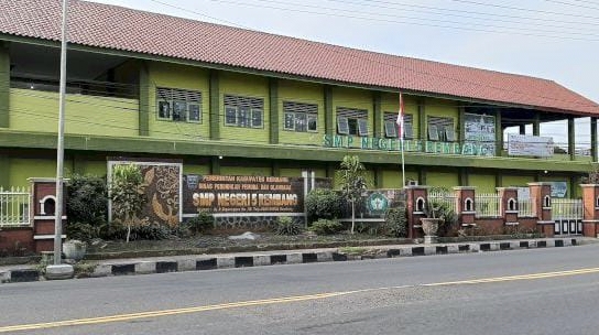 Seratusan Siswa dan Guru SMPN 5 Rembang Diduga Keracunan MBG