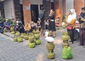 Warga Kudus Serbu Pasar Murah, Sembako dan Elpiji Ludes Sekejap