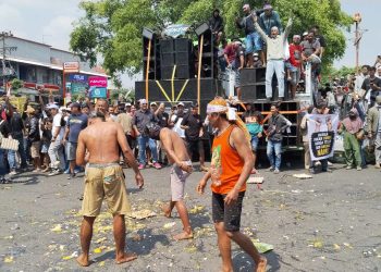 Harga Anjlok, Peternak Pati Nekad Mandi Telur hingga Makan Ayam Hidup-Hidup