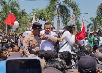 Demo Tolak Larangan Sound Horeg di Tayu Pati Ricuh, Camat Diamuk Massa