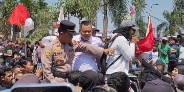 Demo Tolak Larangan Sound Horeg di Tayu Pati Ricuh, Camat Diamuk Massa