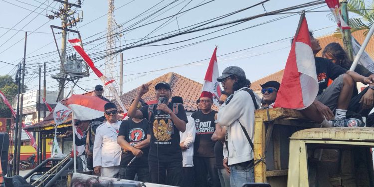 Ratusan Warga Hadiri Reuni 13 Agustus, Serukan Hukum Mati Koruptor