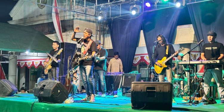 Lagu Iwan Fals Bakar Nasionalisme Warga Prawoto Pati saat HUT ke-81 RI