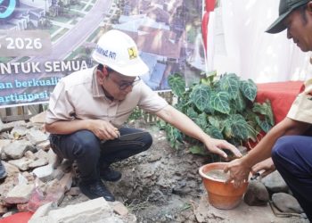 Gandeng Pemkab Pati, Pengembang Perumahan Bedah Rumah Warga Sukoharjo
