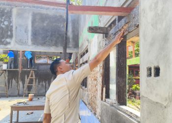 DPRD Rembang Temukan Kusen Keropos di Proyek Rehab SD, Dinas Malah Jawab Begini