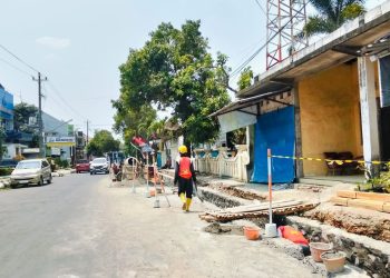Kerap Meluber Saat Hujan, Drainase Depan Kantor Kecamatan Pati Dirombak