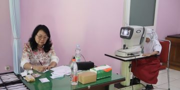 Kecanduan Hp, Ratusan Siswa di Kudus Terdeteksi Gangguan Penglihatan