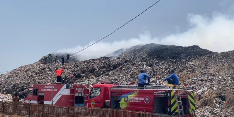TPS Plosojenar di Jakenan Pati Terbakar, Pemadaman Terkendala Angin Kencang