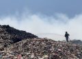 Sehari Berlalu, Kebakaran di TPS Plosojenar Pati Belum Padam